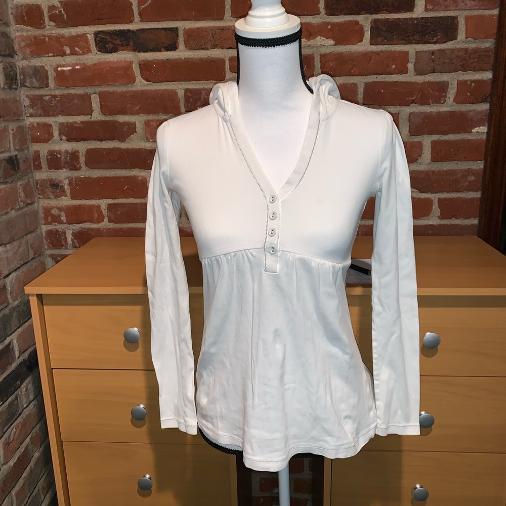 Victoria’s Secret V neck baby doll blouse w hood